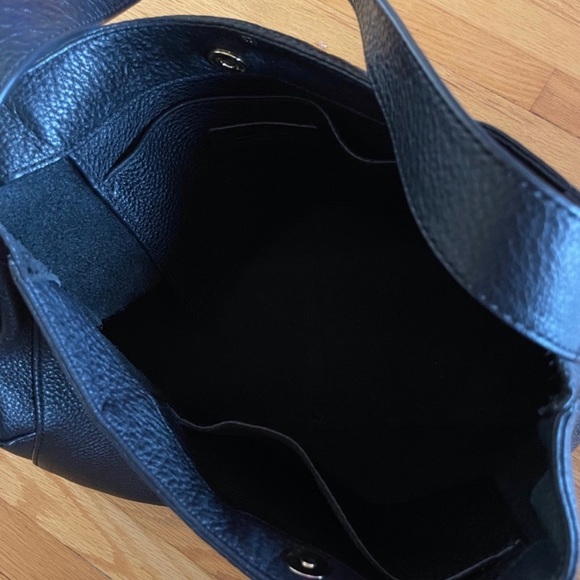 Michael Kors Black Shoulder Handbag - Picture 2 of 9